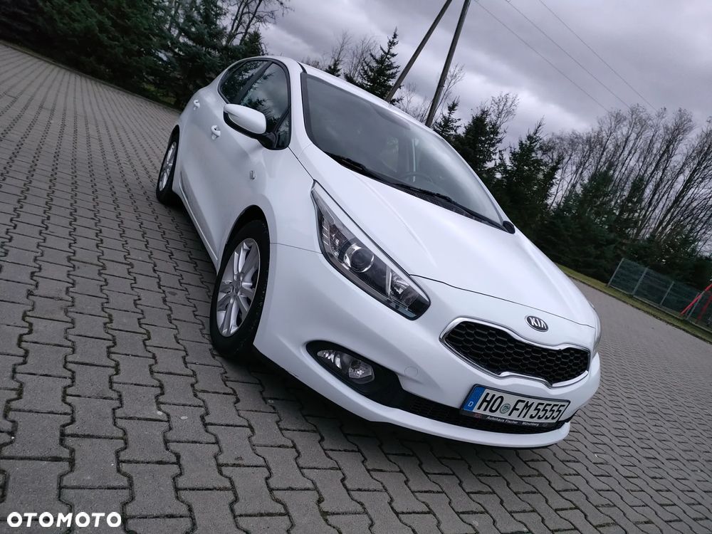 Kia Ceed - 8
