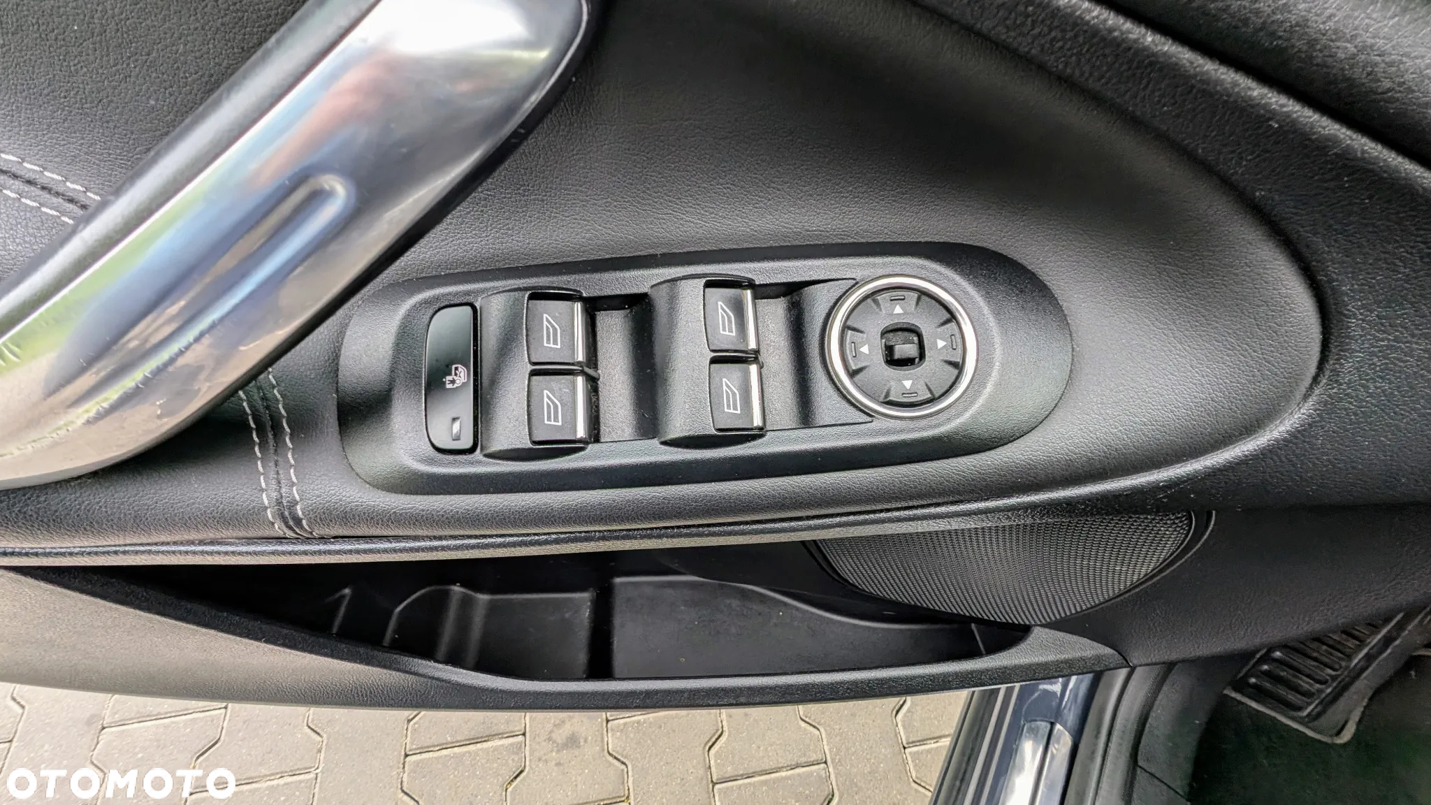 Ford S-Max 2.0 TDCi Titanium - 34