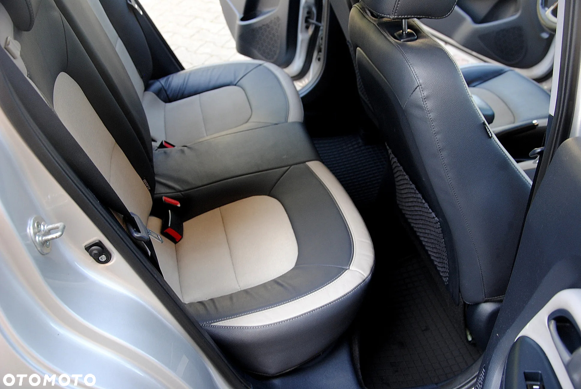 Kia Rio 1.4 CRDi 90 Spirit - 10