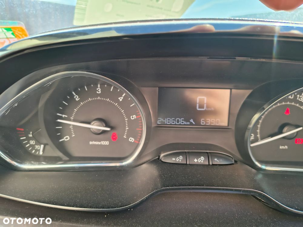 Peugeot 2008 - 19