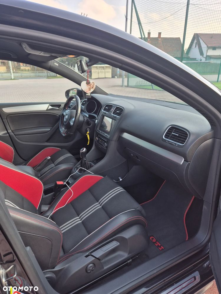 Volkswagen Golf 2.0 TSI GTI - 18