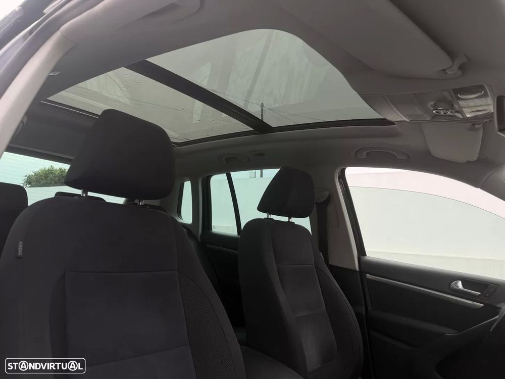 VW Tiguan 2.0 TDi Sport BlueMotion - 12