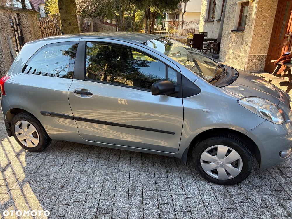 Toyota Yaris 1.0 Terra - 2