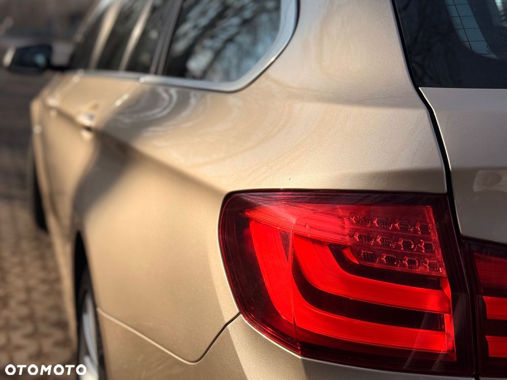 BMW Seria 5 520d xDrive - 12