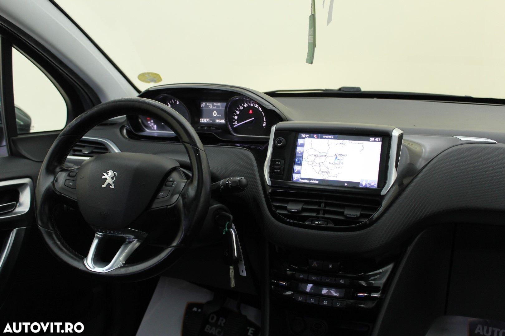 Peugeot 2008 - 14
