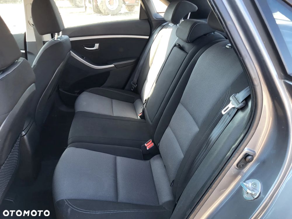 Hyundai i30 blue 1.6 CRDi Trend - 33