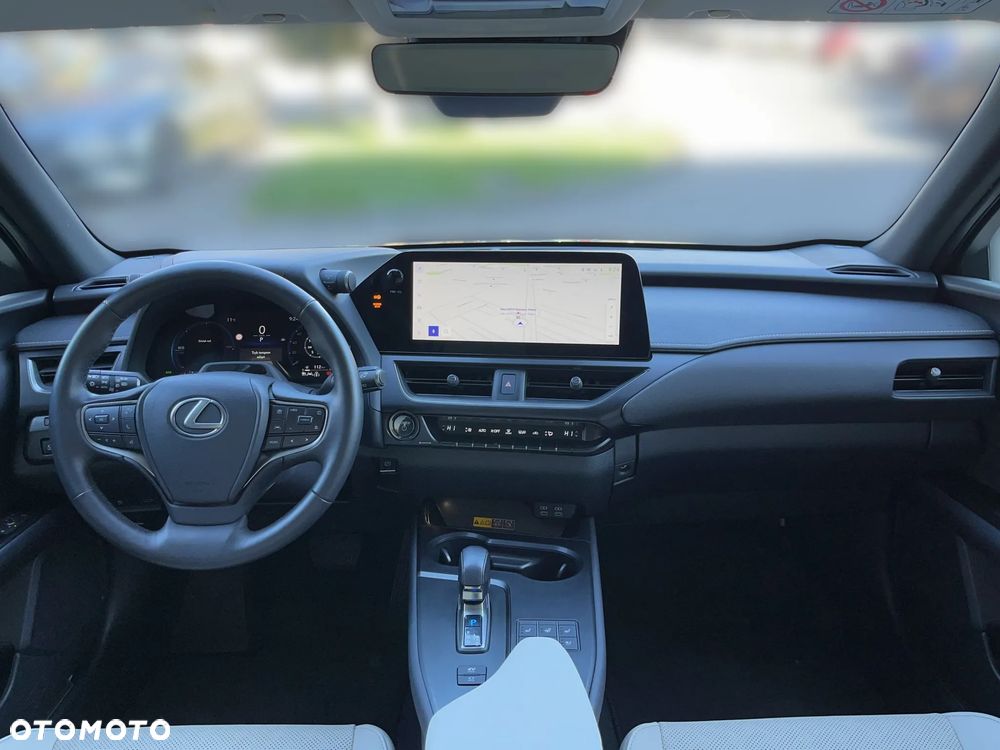 Lexus UX 300h Omotenashi AWD - 8