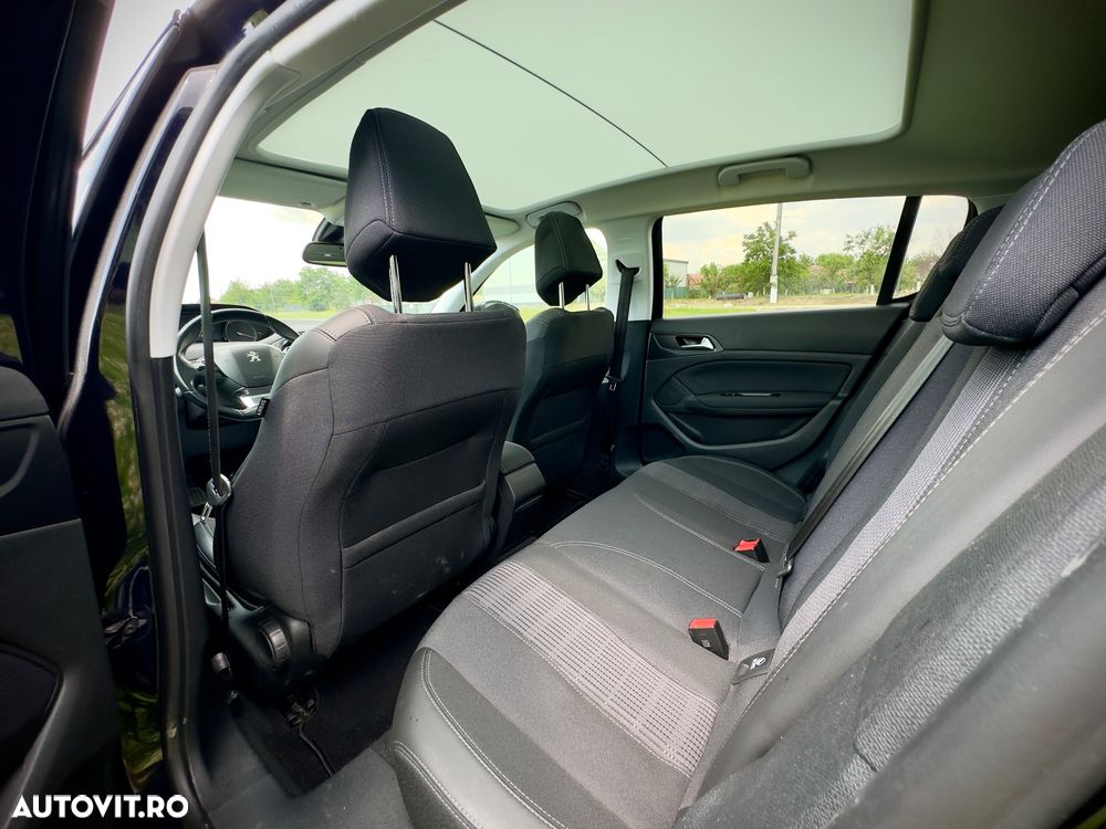 Peugeot 308 1.2 L PureTech Turbo Allure - 6