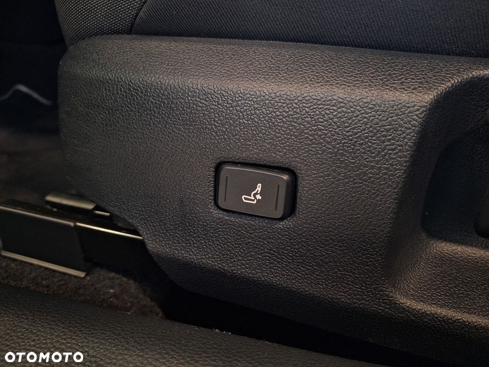 Toyota Corolla 2.0 Hybrid Comfort - 17