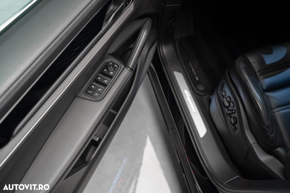 Porsche Cayenne Coupe E-Hybrid Tiptronic S - 13