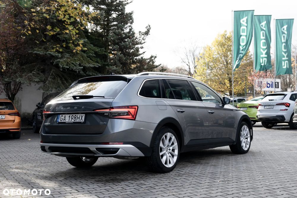 Skoda Superb 2.0 TSI 4x4 Scout DSG - 7