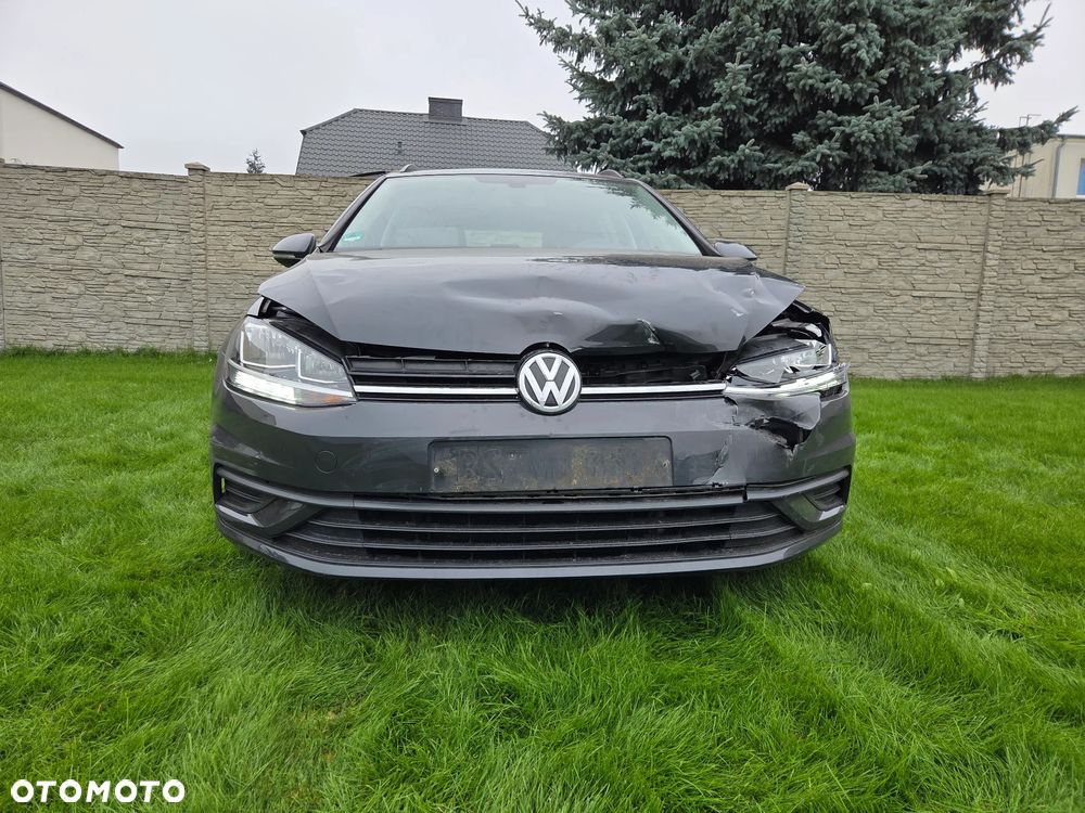 Volkswagen Golf - 2