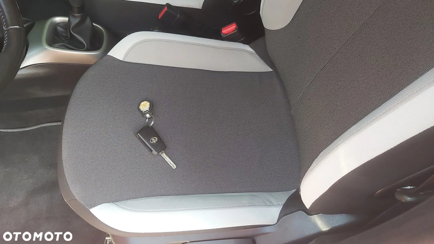 Toyota Aygo x-play - 37