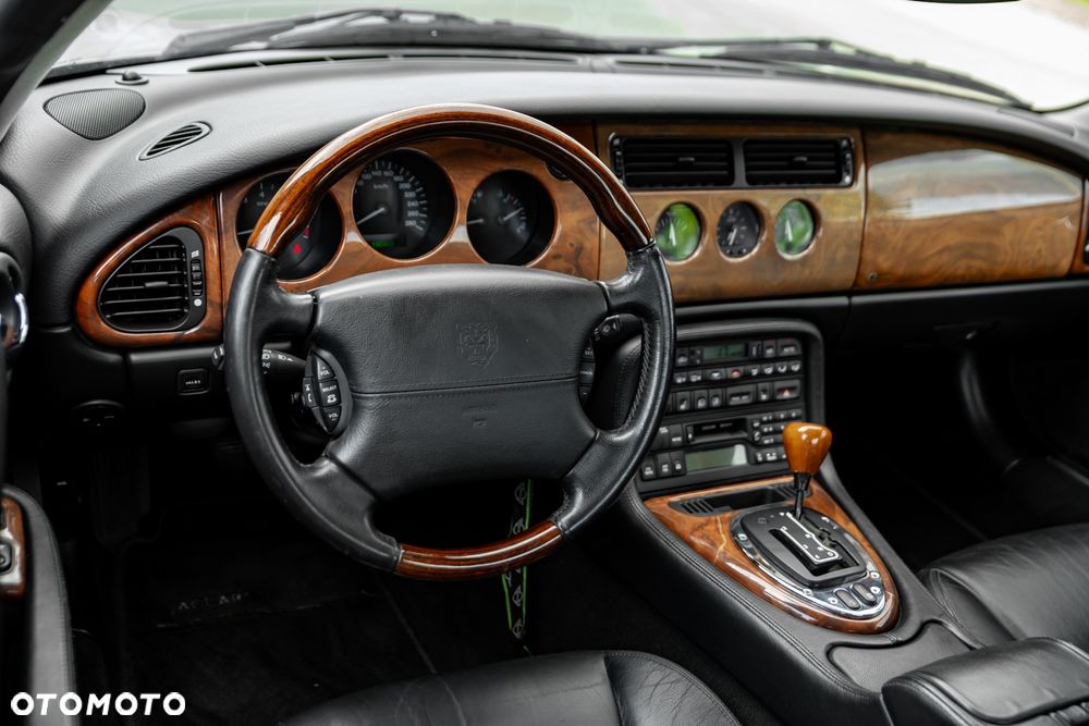 Jaguar XK8 - 34