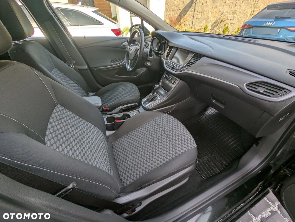 Opel Astra 1.4 T Enjoy S&S - 11