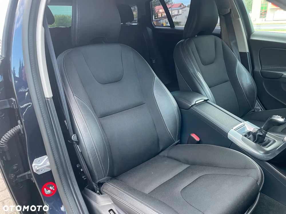 Volvo V60 D3 Momentum - 18