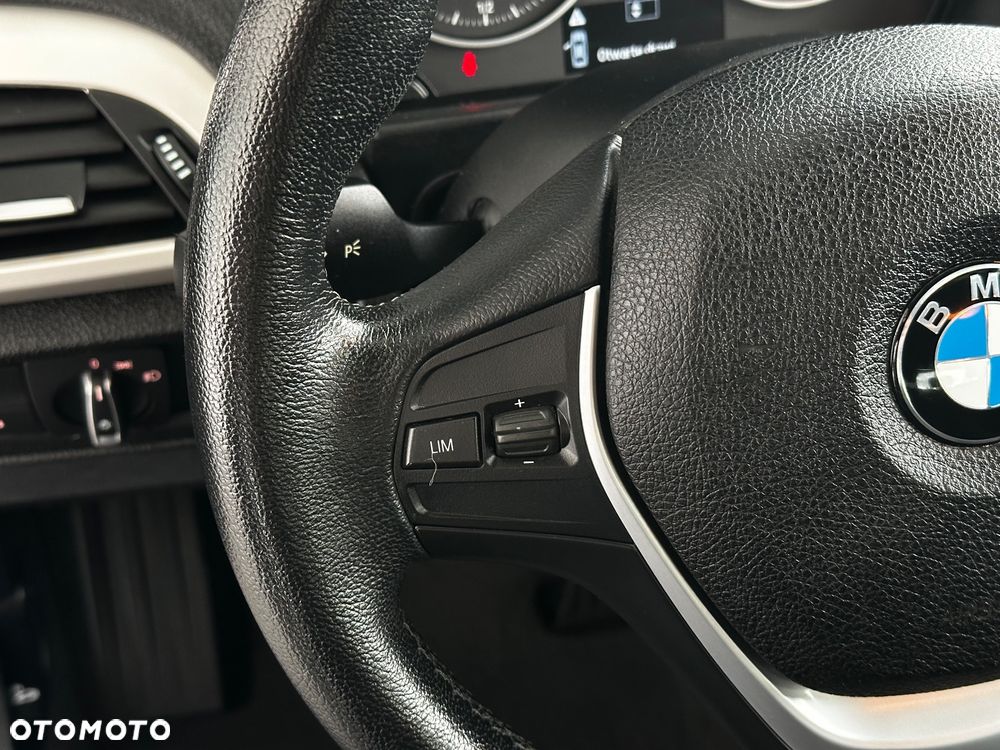 BMW Seria 1 116i - 27