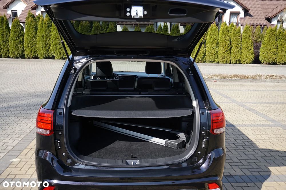 Mitsubishi Outlander 2.0 4WD Plus - 20