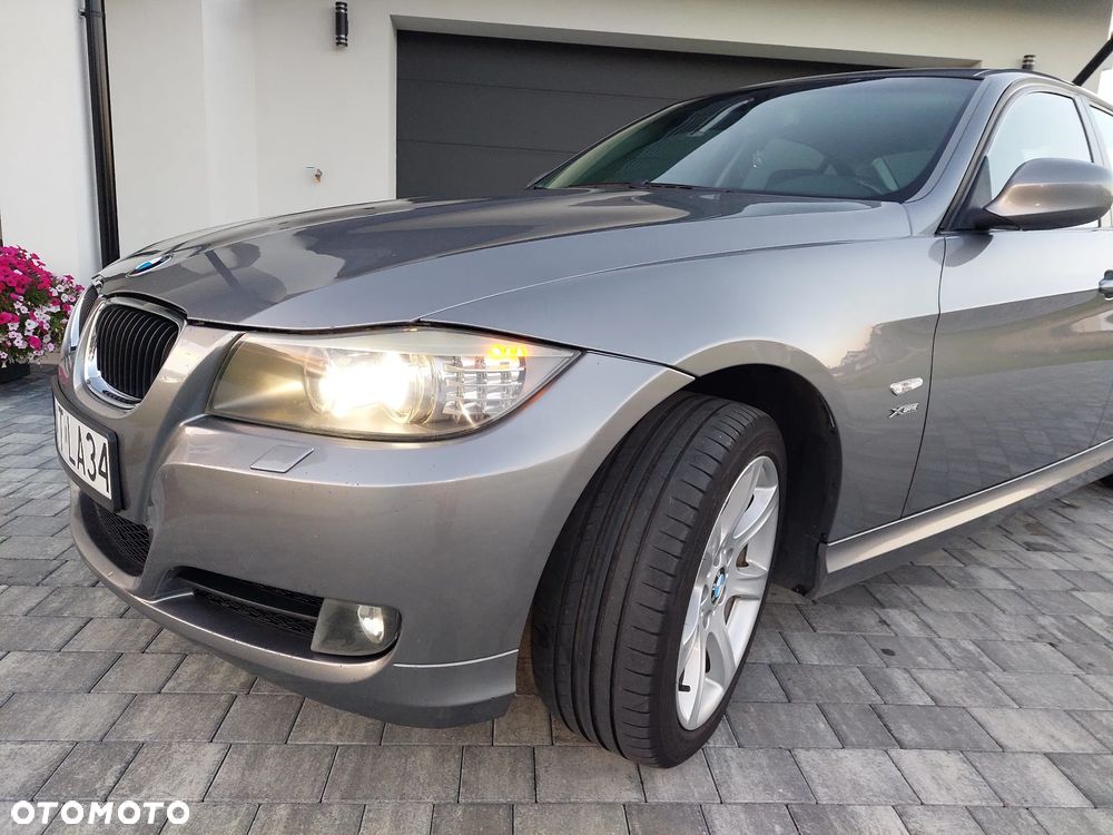 BMW Seria 3 320d xDrive DPF - 10