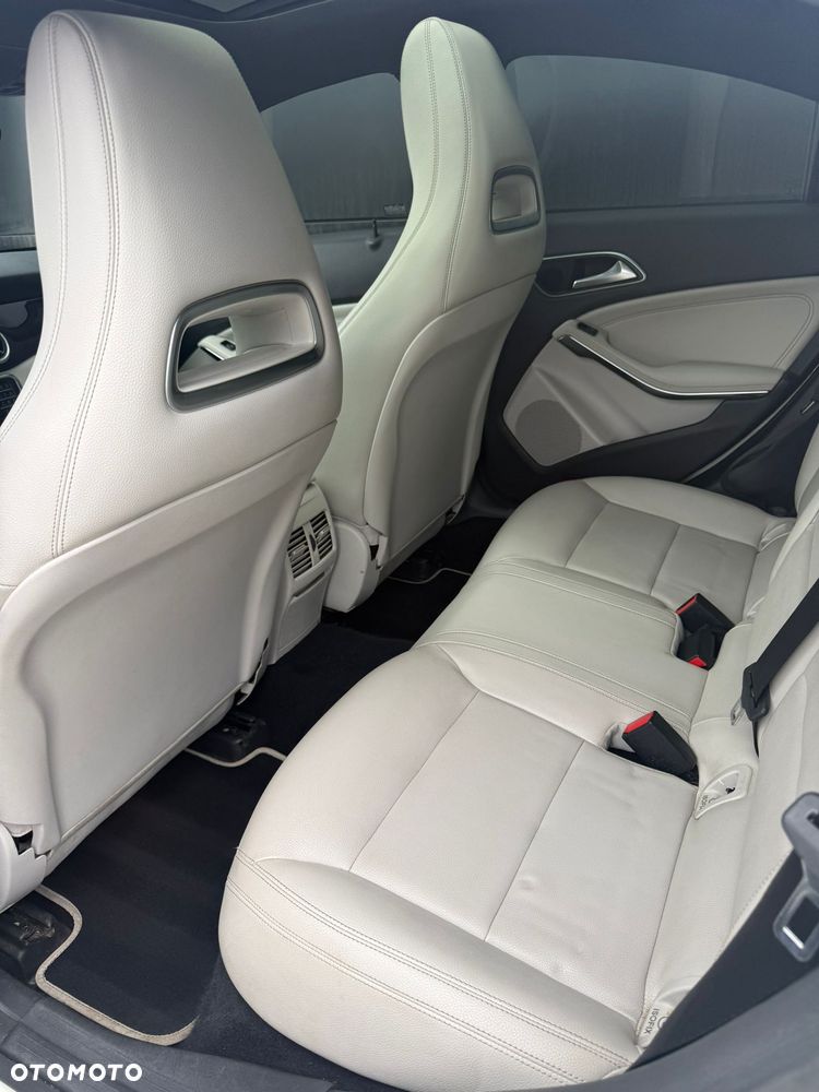 Mercedes-Benz CLA 250 4-Matic AMG Line - 7