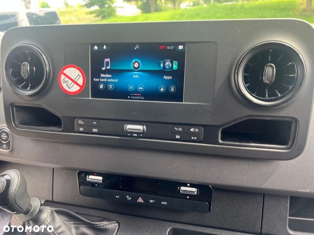 Mercedes-Benz Sprinter - 13