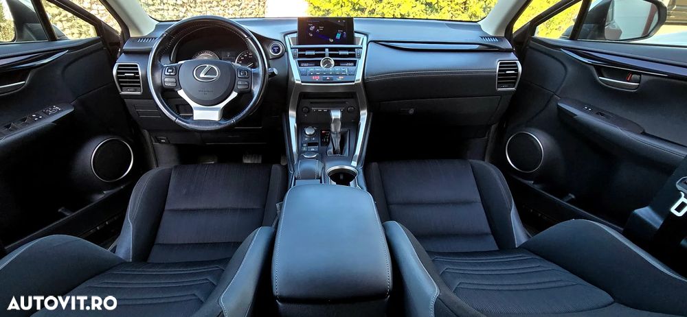 Lexus Seria NX 300h - 17