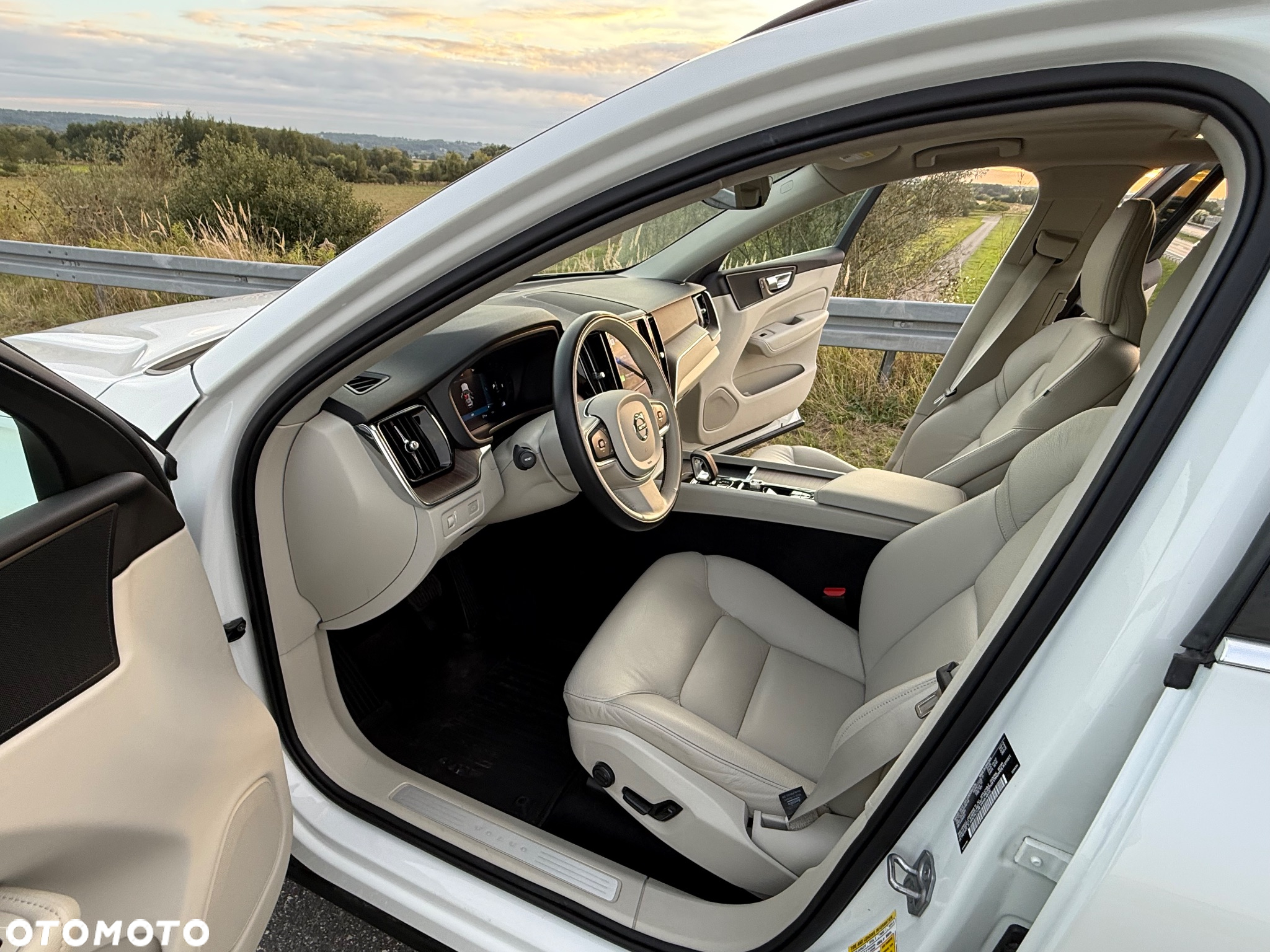 Volvo XC 60 B5 B AWD Geartronic Momentum Pro - 9