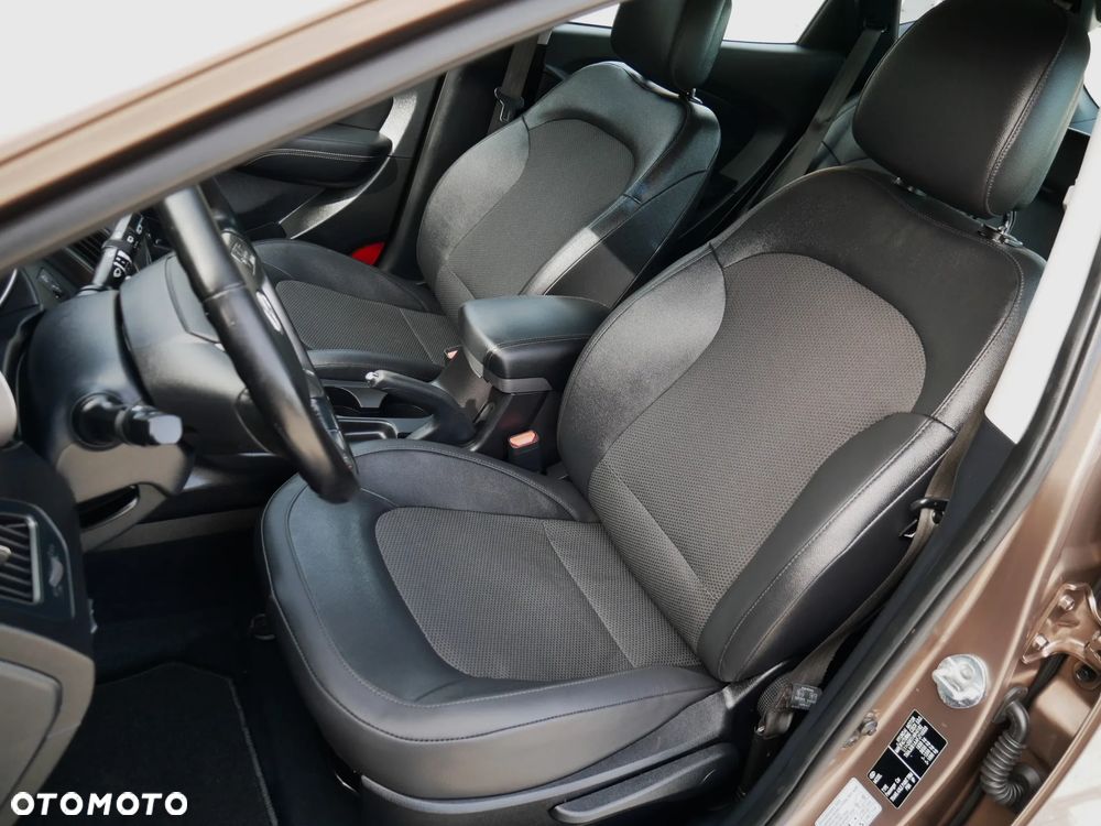 Hyundai ix35 1.6 GDI Premium 2WD - 24