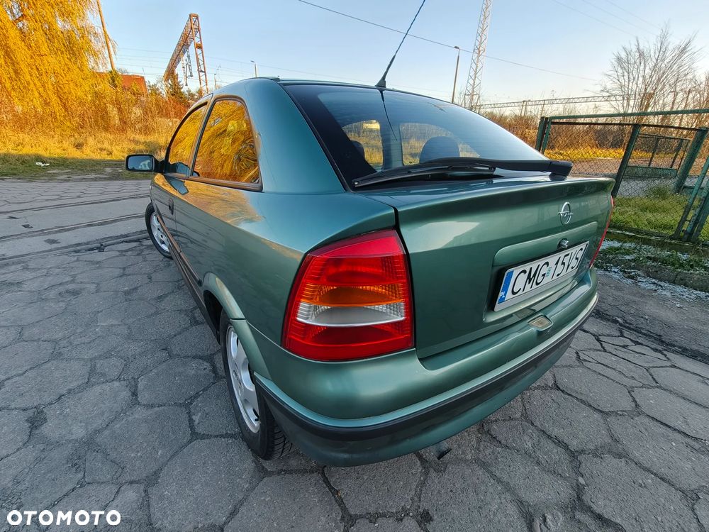 Opel Astra 1.6 GL - 3