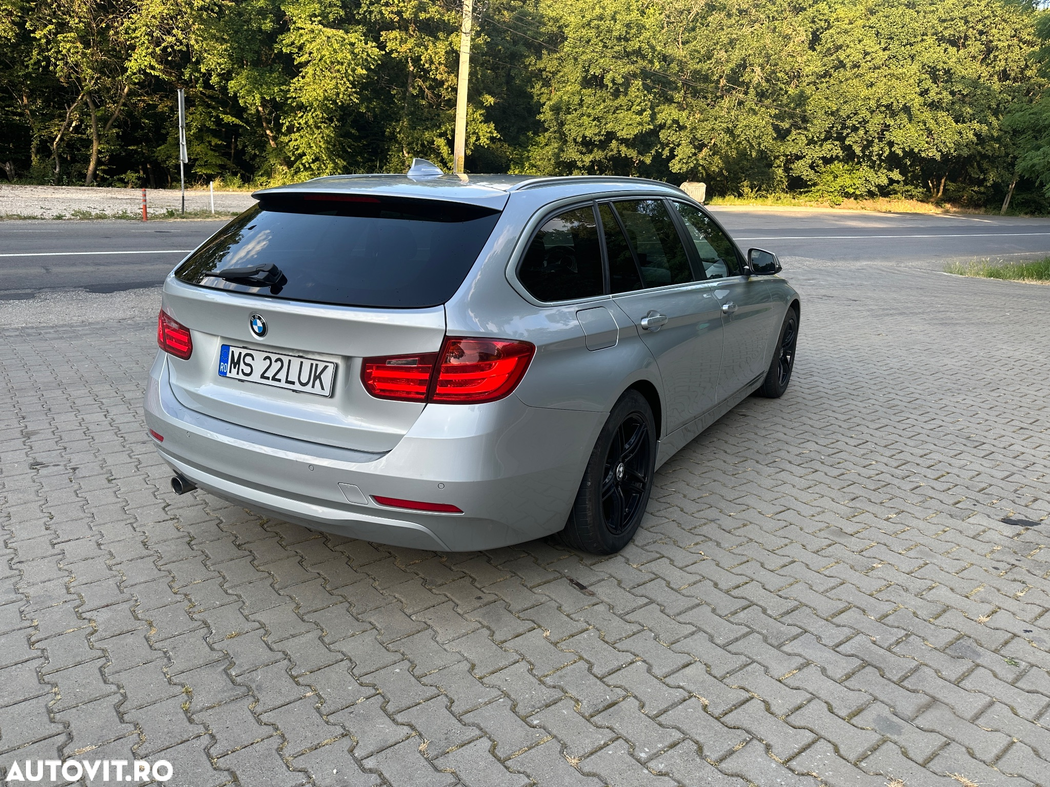BMW Seria 3 318d - 4