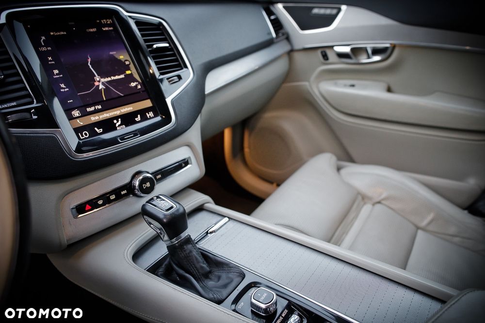 Volvo XC 90 D5 AWD Inscription 7os - 32