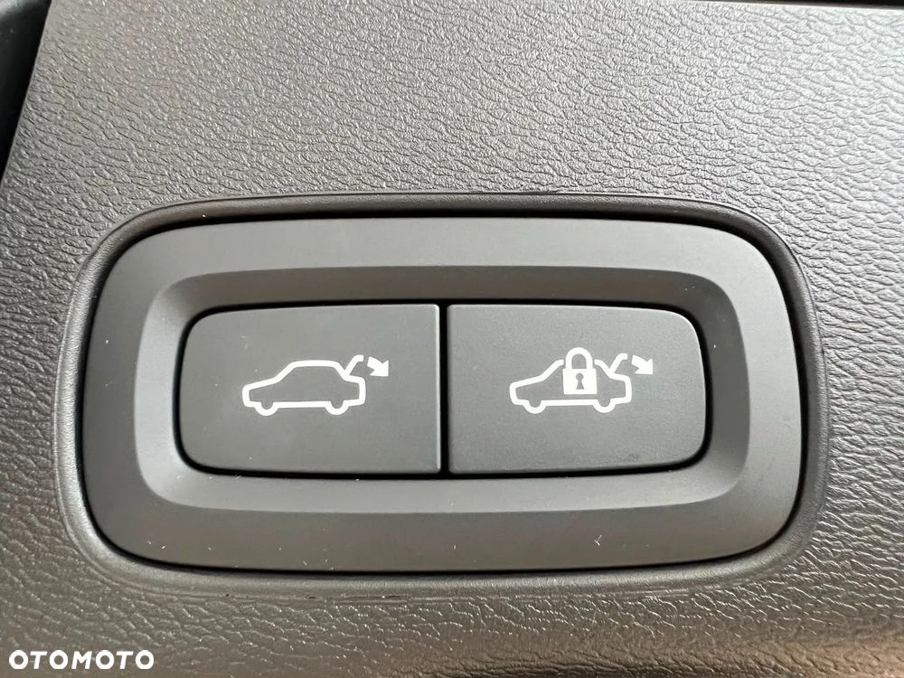 Volvo XC 60 T8 Plug-In Hybrid AWD Ultimate Dark - 33