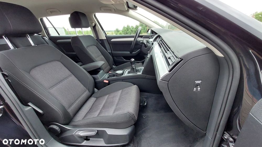Volkswagen Passat 1.4 TSI BMT ACT Trendline - 33