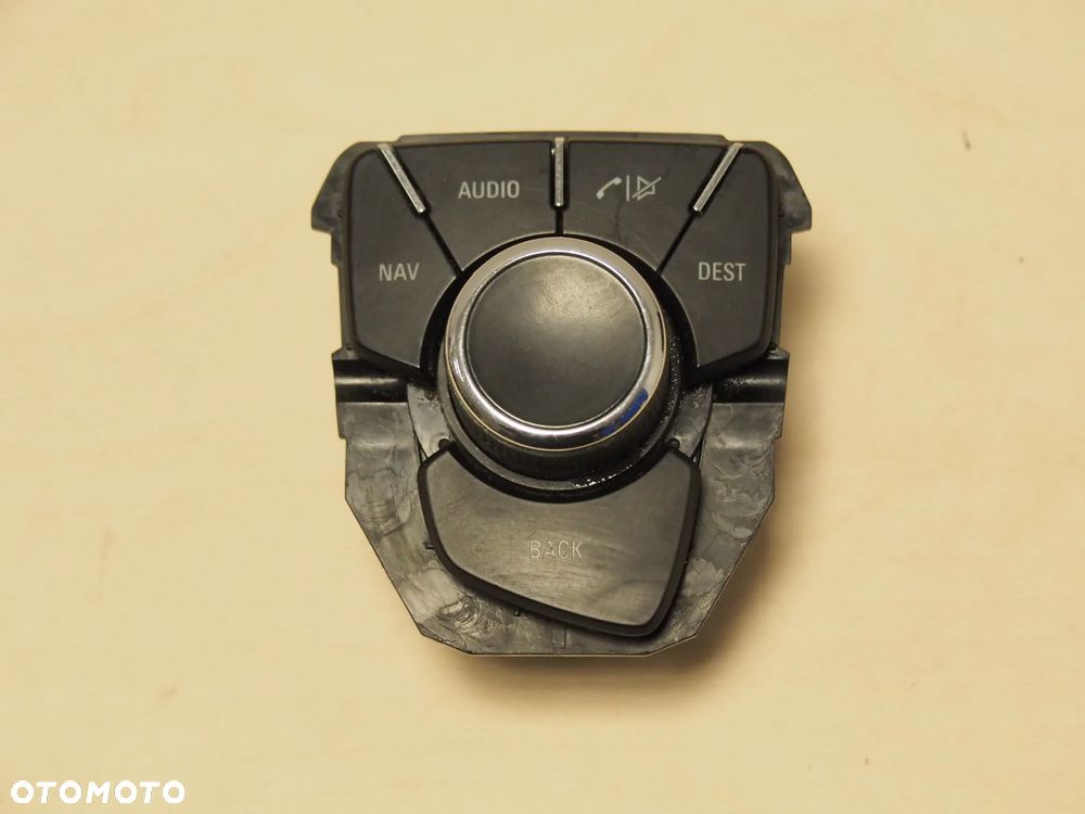 Panel sterowania nawigacji radia Opel Insignia A 13310066 - 1