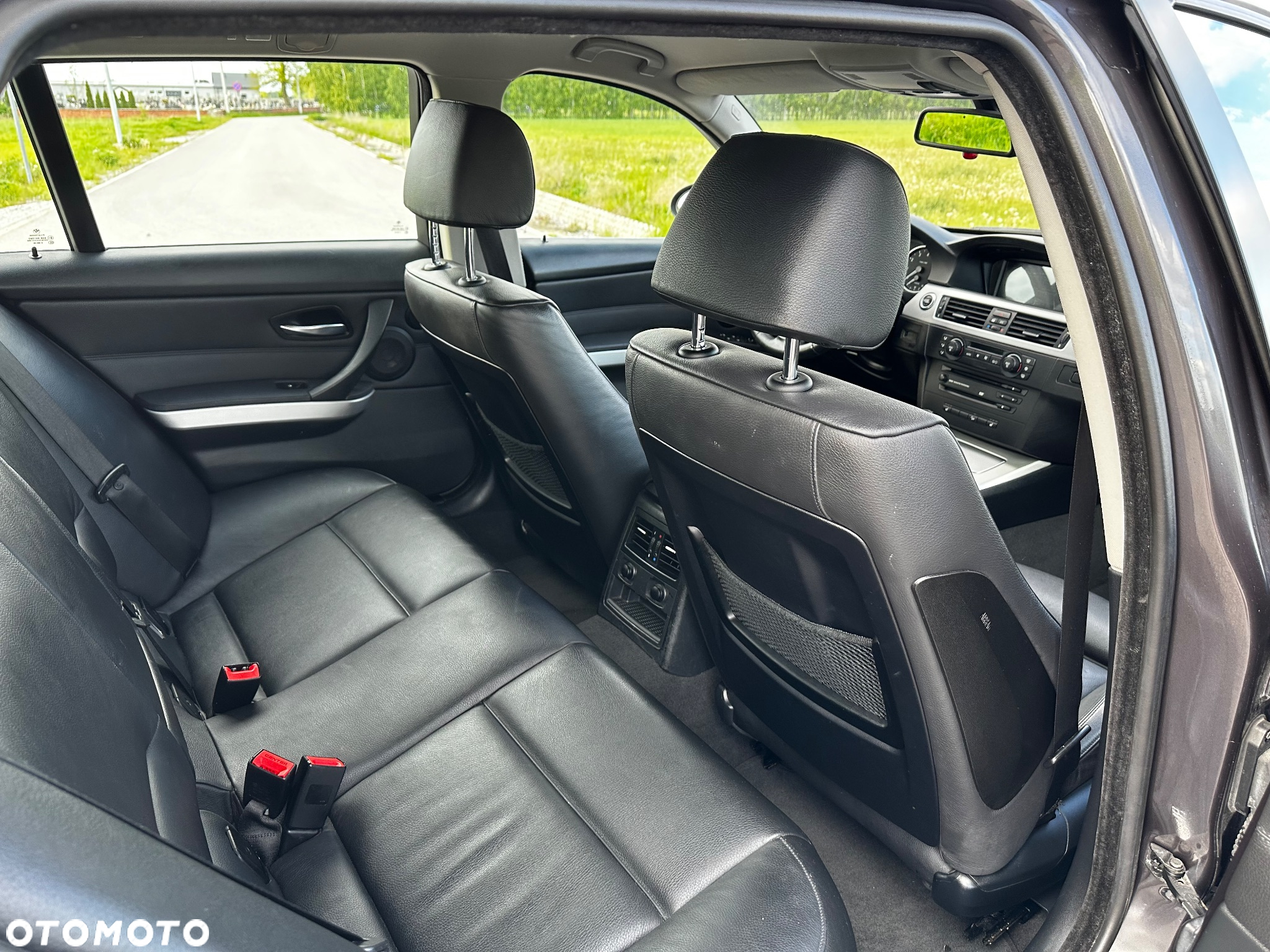 BMW Seria 3 330xi Touring - 14