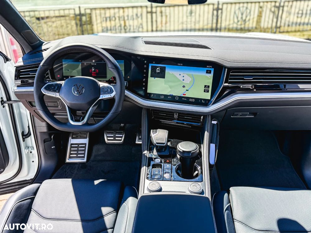 Volkswagen Touareg V6 TDI 4MOTION R-Line - 24