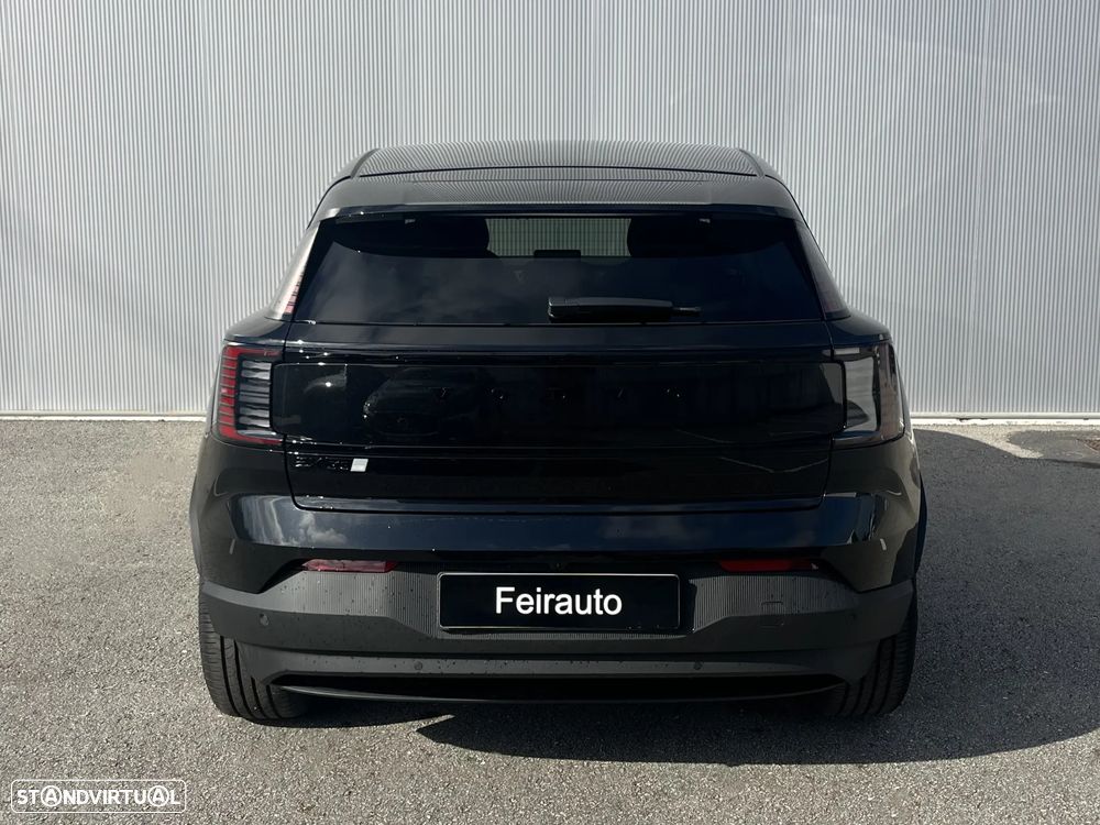 Volvo EX30 69 kWh Single Motor Extended Range Black Edition - 11