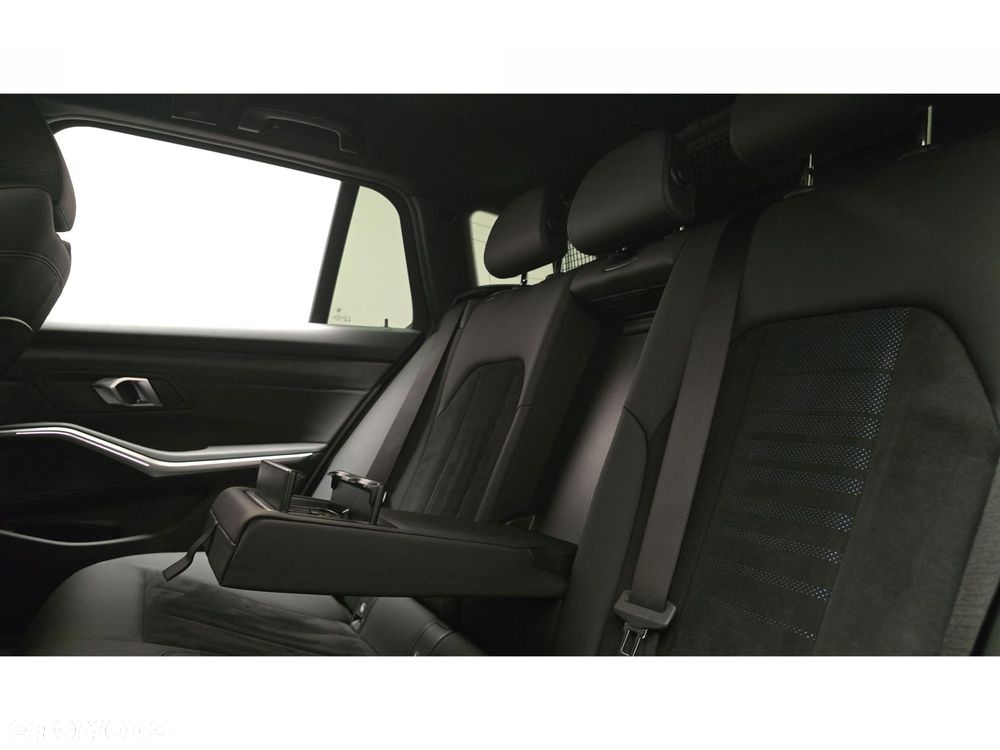 BMW Seria 3 320d xDrive Sport - 23
