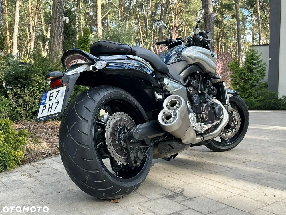 Yamaha V-MAX - 6