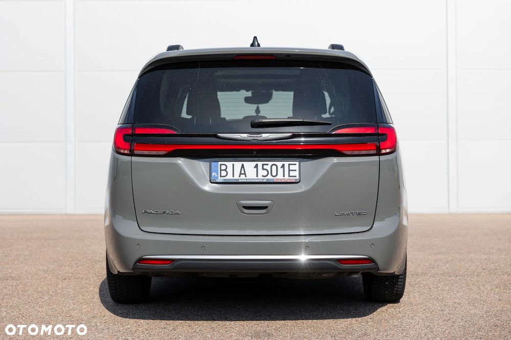 Chrysler Pacifica - 17