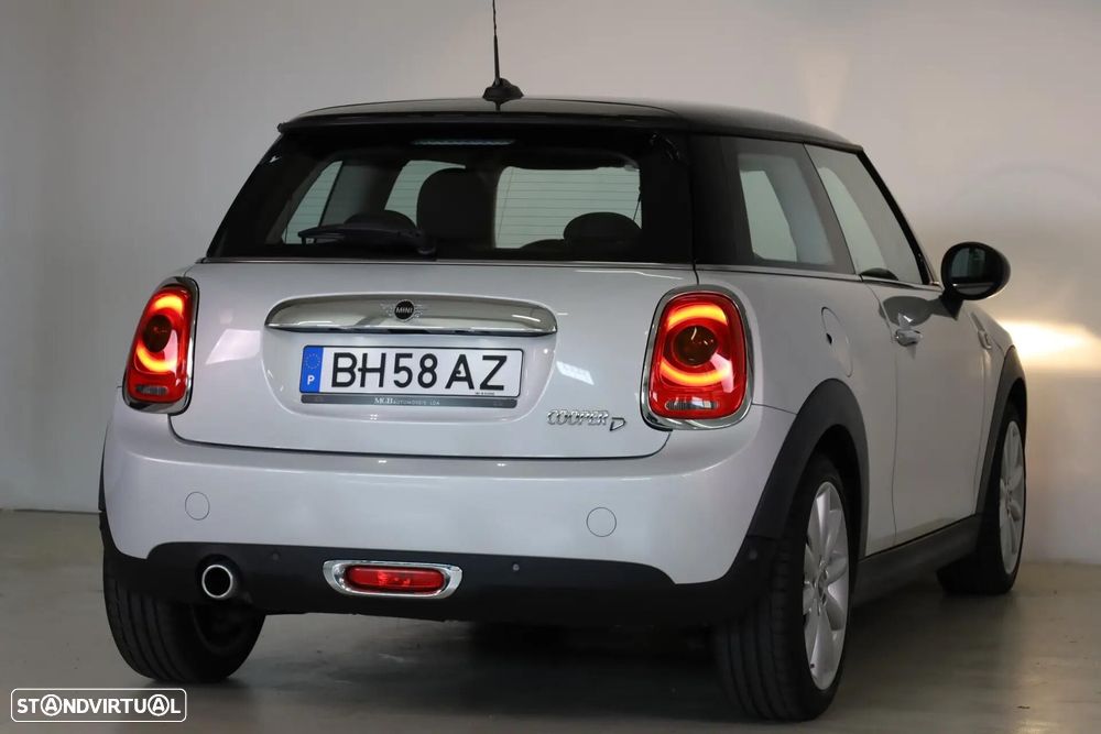 MINI 3 Portas Cooper D - 16