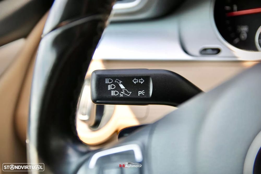 VW Passat CC 2.0 TDi BlueMotion DSG - 27