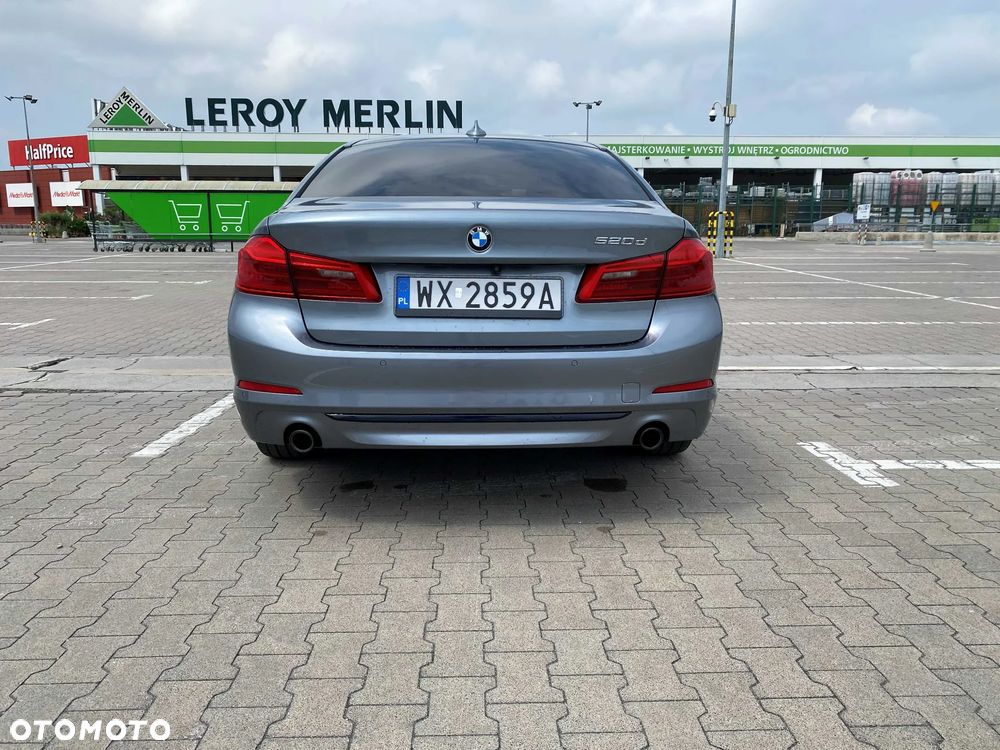 BMW Seria 5 520d Sport Line - 11