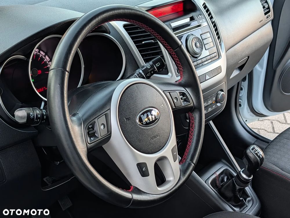 Kia Venga - 30