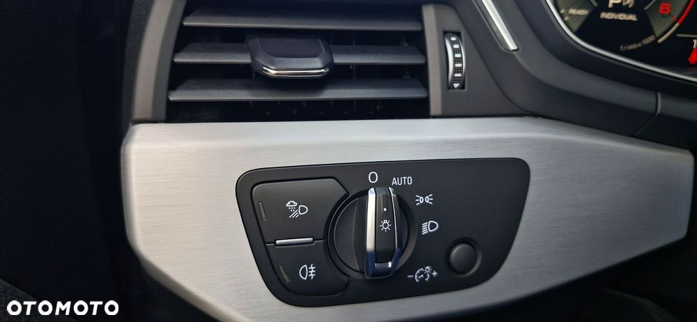 Audi A4 Avant 40 TDI mHEV Quattro S Line S tronic - 33