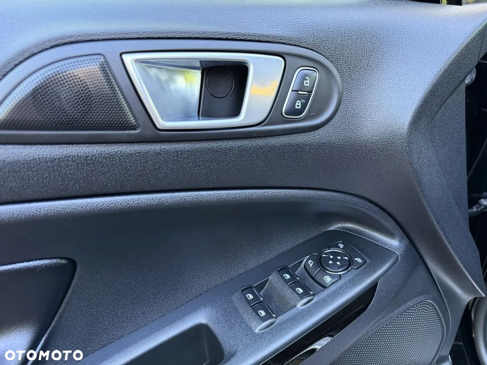 Ford EcoSport 1.0 EcoBoost ST-Line Black ASS - 32