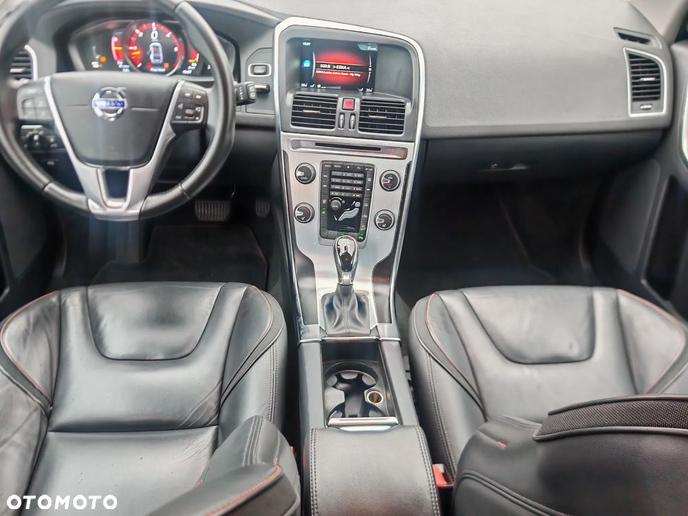 Volvo XC 60 D4 AWD Geartronic Ocean Race - 22