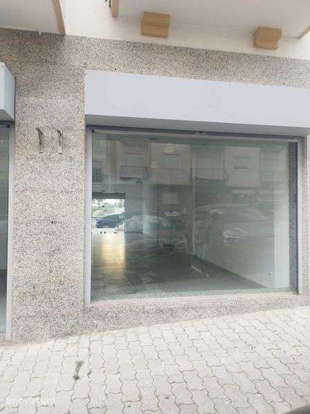 Arrendamento de Loja na Cruz de Pau BOA LOCALIZAÇÃO - Grande imagem: 2/6