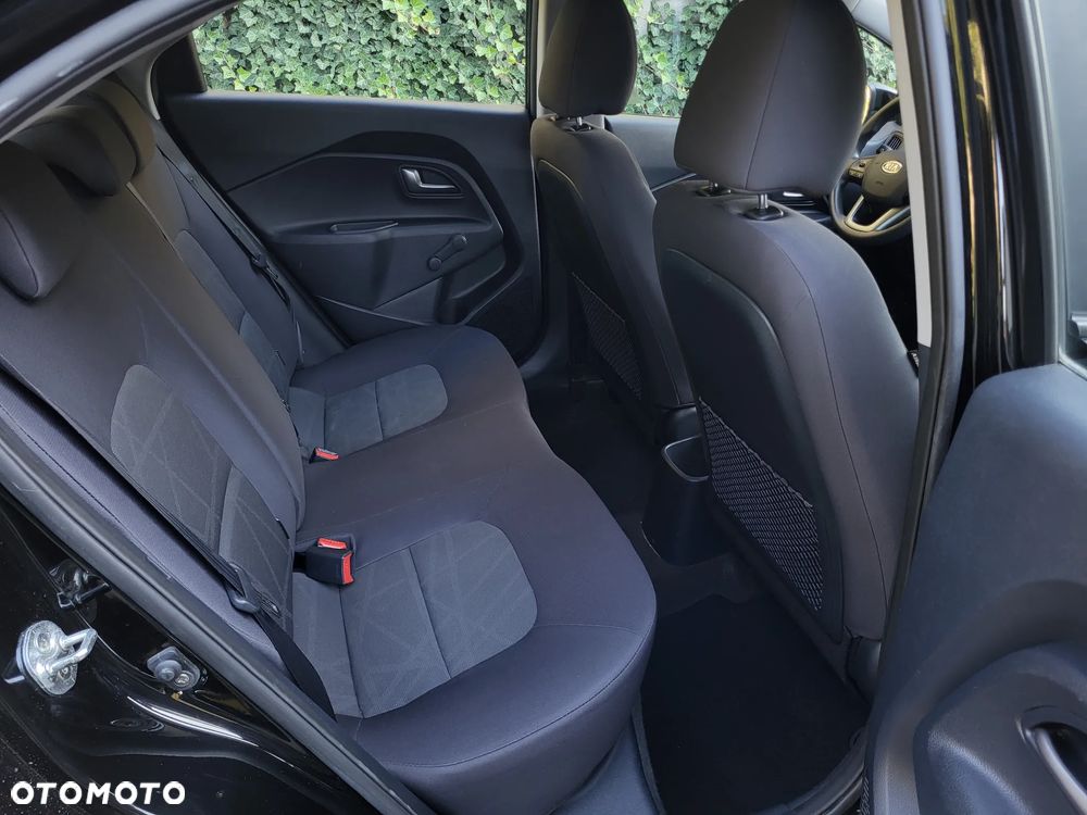 Kia Rio - 13