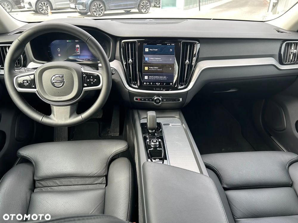 Volvo V60 B4 B Plus Dark - 29